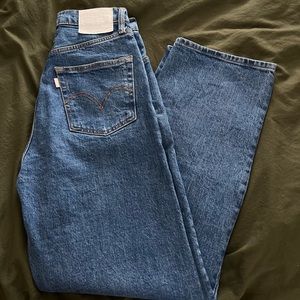 Custom 501 ribcage straight Levi’s women’s W26 L27